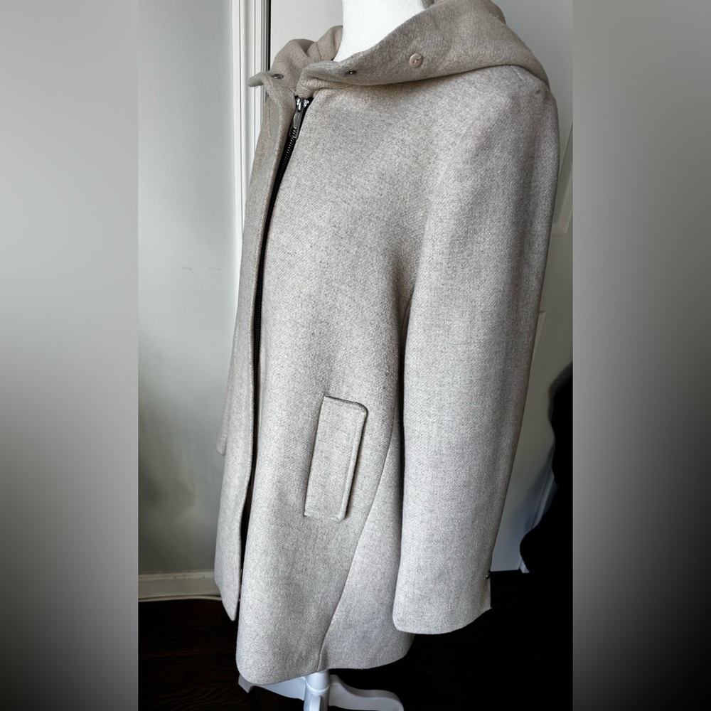 MANGO mixed blend coat.Size Medium.
Color light beige.